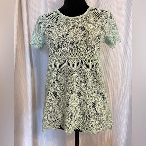 Maurices Sheer Mint Green Lace Short Sleeve Blouse Size Small - Picture 1 of 6
